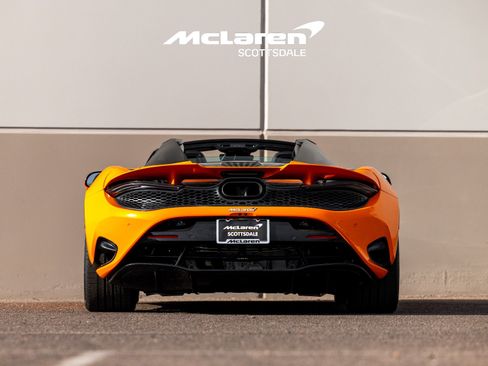 Used 2024 McLaren 750S Spider RWD image 8