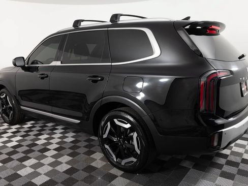 Used 2024 Kia Telluride EX w/ EX Captain's Chair Package AWD/4WD image 4