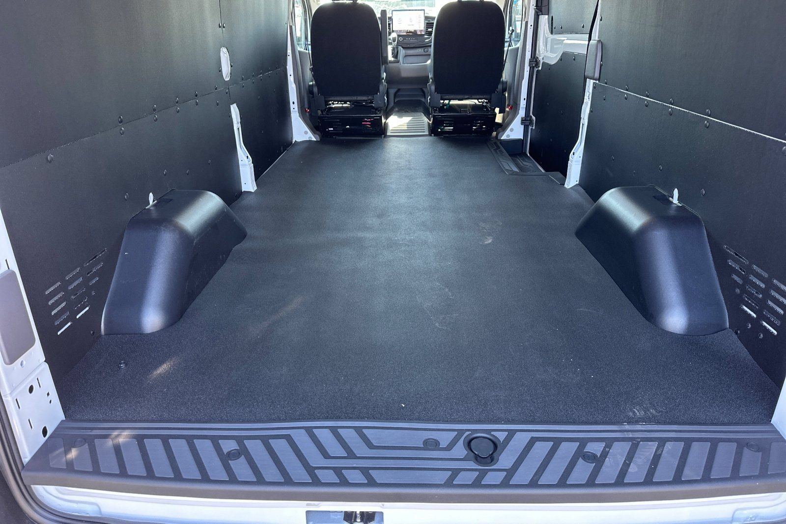 New 2026 Ford Transit 250 148 Medium Roof w/ Load Area Protection Package RWD image 15