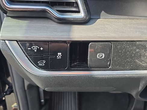 Used 2024 Kia Sportage X-Line w/ X-Line Premium Package AWD/4WD image 18