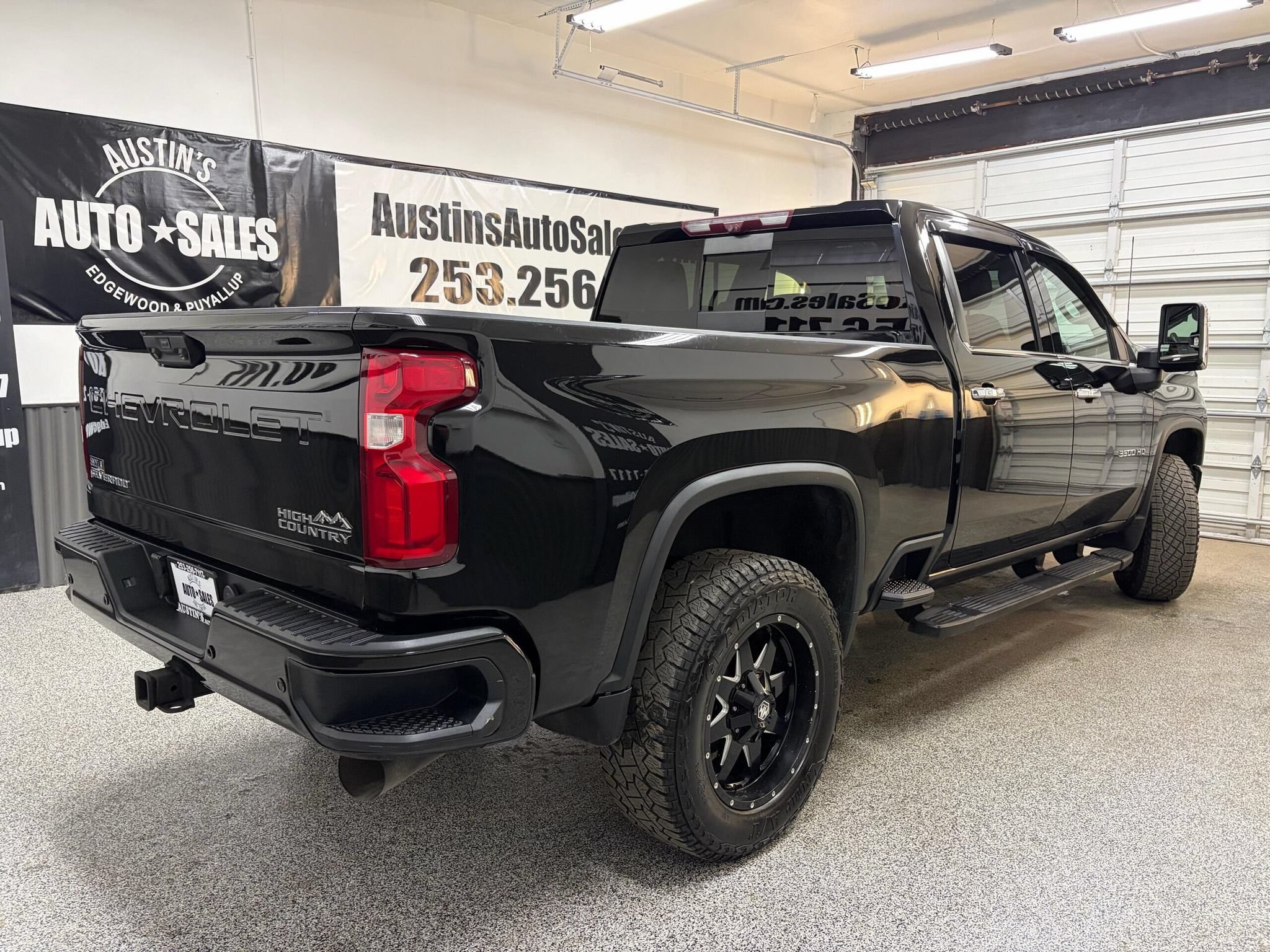 Used 2020 Chevrolet Silverado 3500 High Country w/ Z71 Off-Road Package AWD/4WD image 3