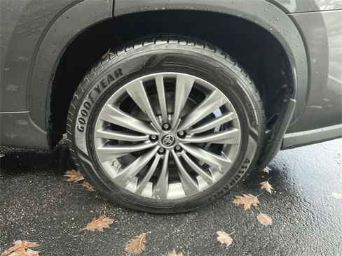 Used 2020 Toyota Highlander Platinum image 34