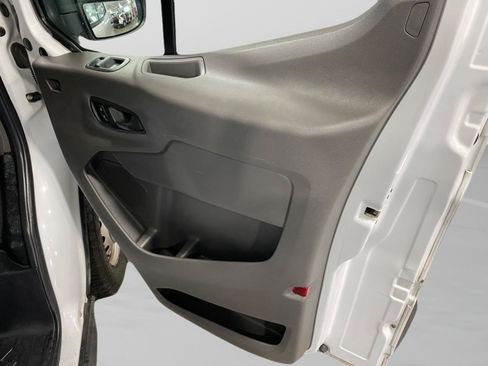 Used 2022 Ford Transit 250 Low Roof AWD image 21