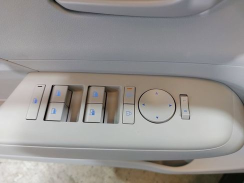 Certified 2025 Hyundai Kona SEL FWD image 27
