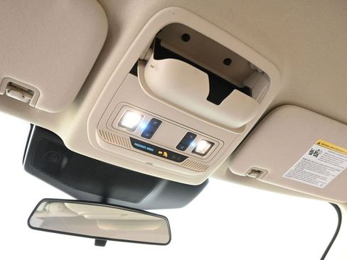 Used 2022 Ford Explorer XLT image 28