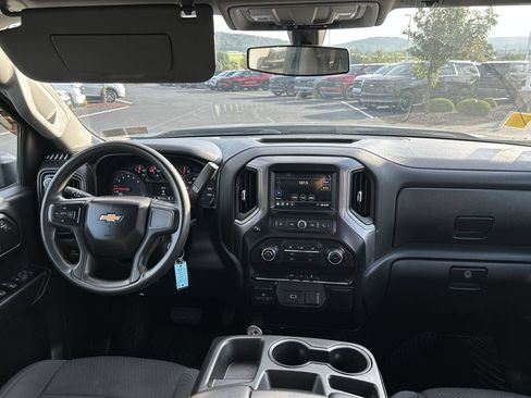 Used 2019 Chevrolet Silverado 1500 Custom w/ Custom Value Package AWD/4WD image 17