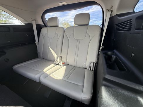 Certified 2022 Kia Sorento S w/ Panoramic Sunroof Package image 15