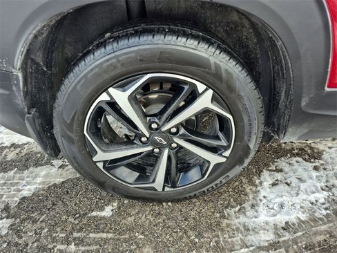 Used 2021 Chevrolet TrailBlazer RS w/ Sun and Liftgate Package image 17