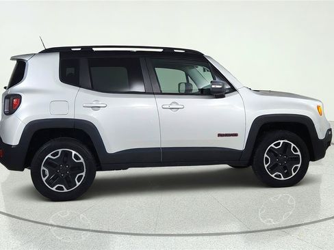 Used 2016 Jeep Renegade Trailhawk AWD/4WD image 7