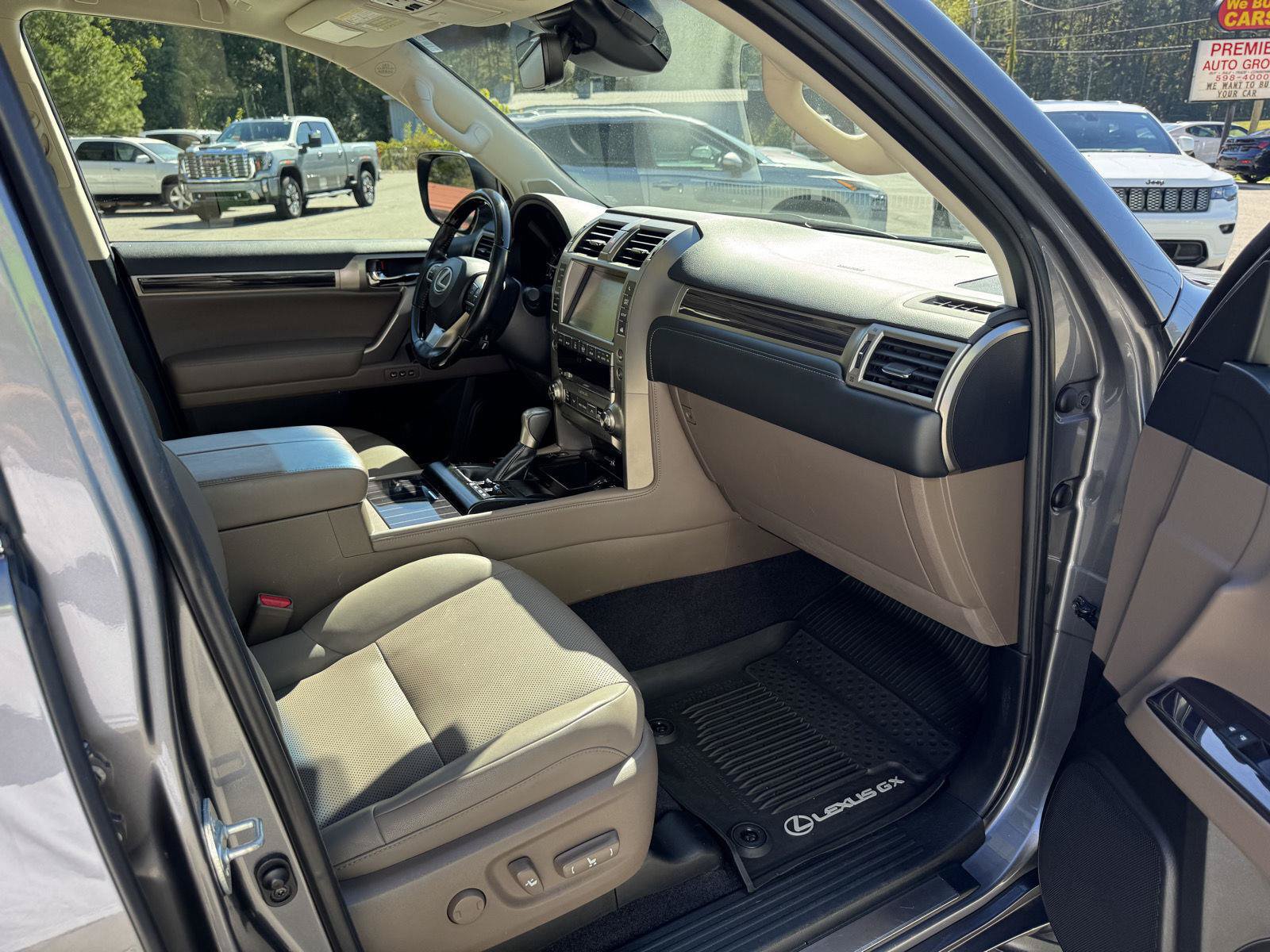 Used 2020 Lexus GX 460 Premium w/ Premium Package AWD/4WD image 21
