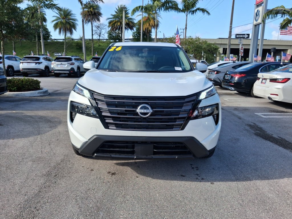 Used 2026 Nissan Rogue SV FWD image 2