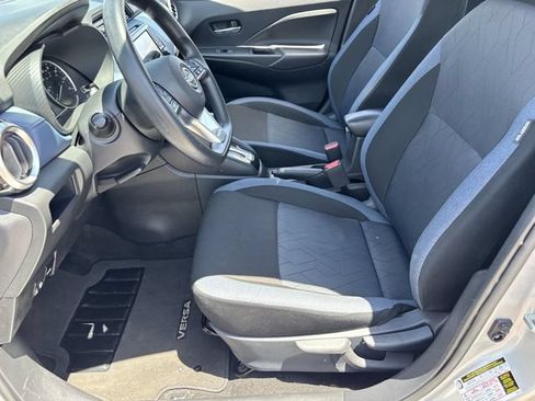 Used 2025 Nissan Versa SV FWD image 18