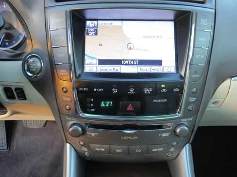 Used 2011 Lexus IS 250 4dr Sport Sdn RWD image 20