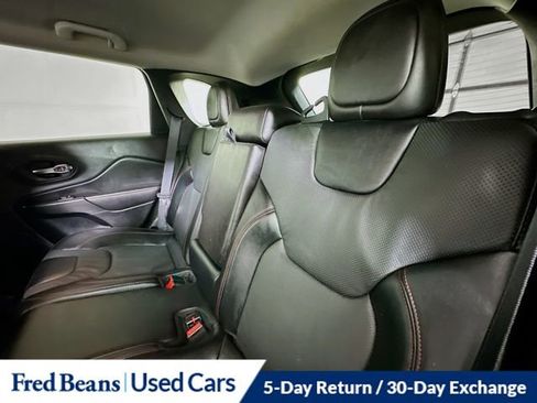 Used 2022 Jeep Cherokee Trailhawk w/ Premium Leather Package AWD/4WD image 25