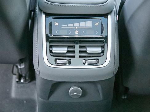 New 2026 Volvo XC90 T8 Plus image 21