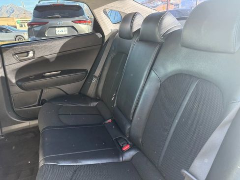 Used 2020 Kia Optima S image 17