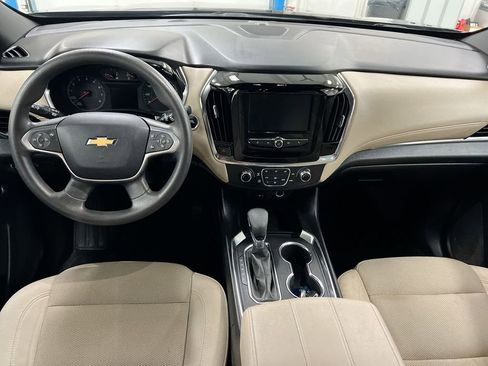 Used 2023 Chevrolet Traverse LS FWD image 10
