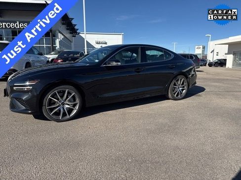 Used 2025 Genesis G70 2.5T image 1
