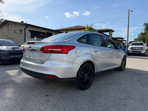 Used 2016 Ford Focus SE w/ Equipment Group 201A FWD image 7