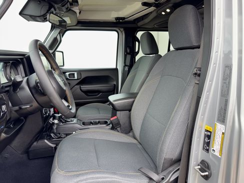 Used 2024 Jeep Wrangler Unlimited AWD/4WD image 5