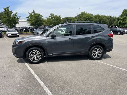 Used 2020 Subaru Forester Premium AWD/4WD image 6