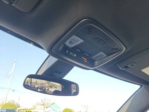 Certified 2023 Chevrolet Traverse LT image 35