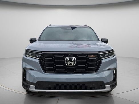 Used 2023 Honda Pilot TrailSport image 5