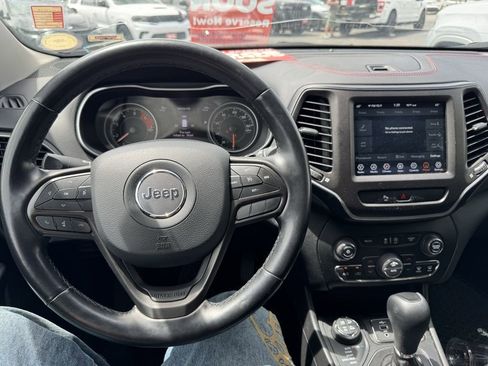 Used 2020 Jeep Cherokee Trailhawk w/ Cold Weather Group AWD/4WD image 11
