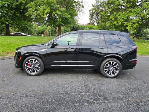 New 2025 Cadillac XT6 Sport image 2