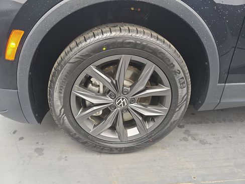 Used 2023 Volkswagen Tiguan SE image 12