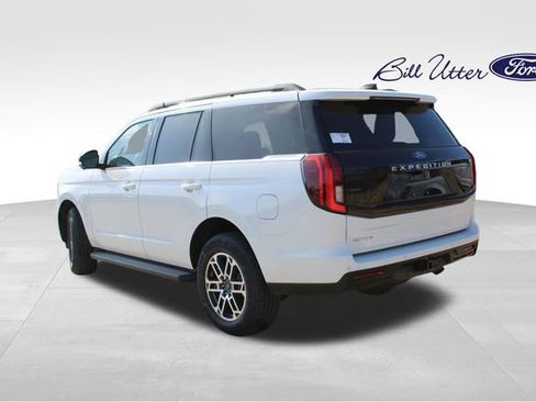 New 2026 Ford Expedition Active image 4