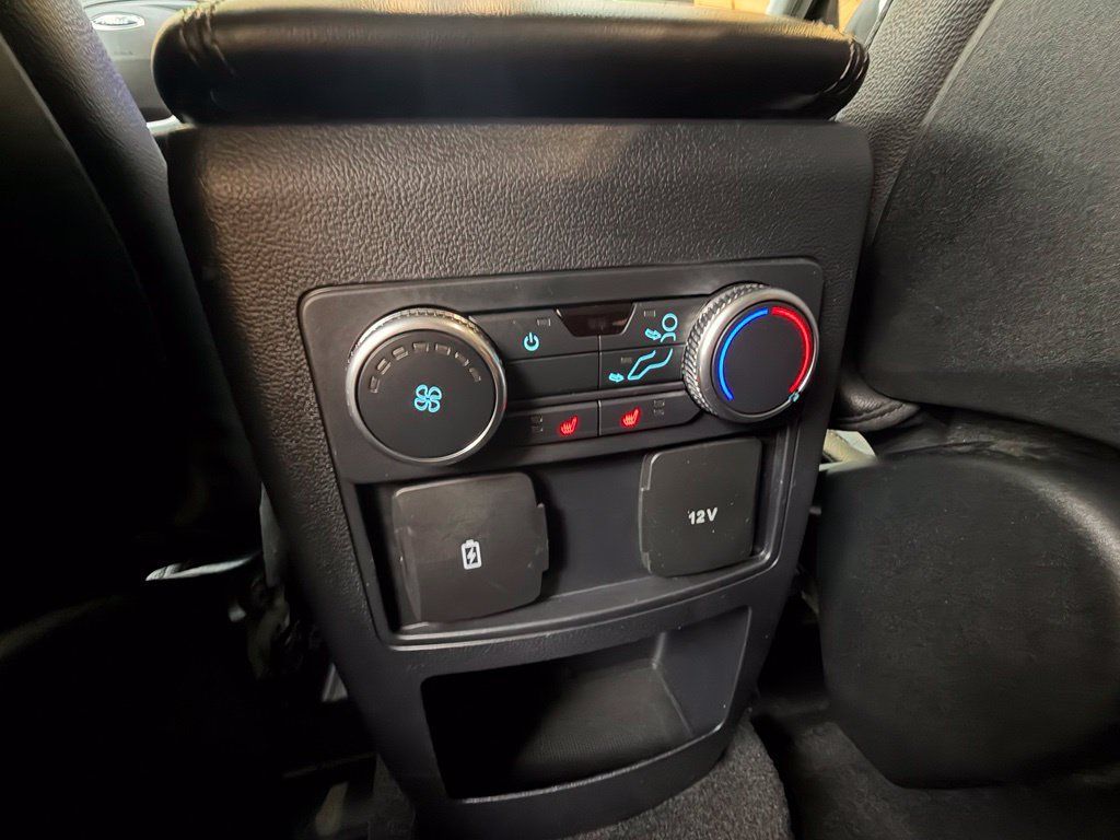 Used 2020 Ford Explorer XLT w/ Equipment Group 202A AWD/4WD image 40