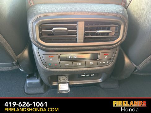 Used 2025 Honda Pilot Black Edition image 32