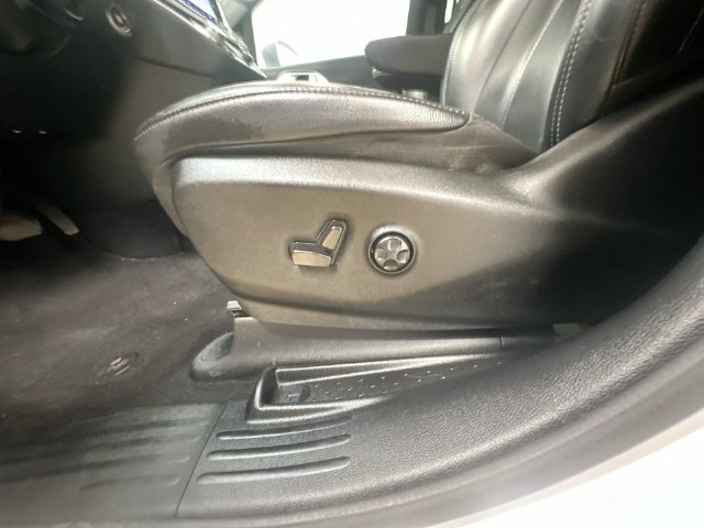 Used 2022 Chrysler Pacifica Touring-L w/ Uconnect Theater Family Group FWD image 16