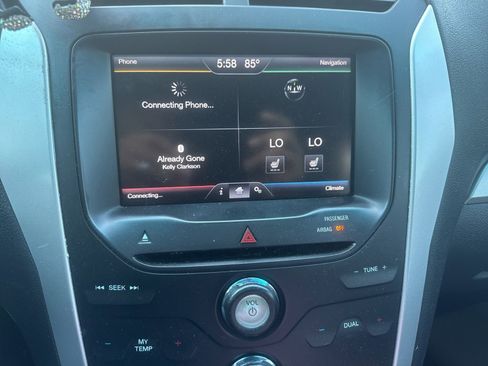 Used 2015 Ford Explorer XLT w/ Equipment Group 202A FWD image 7