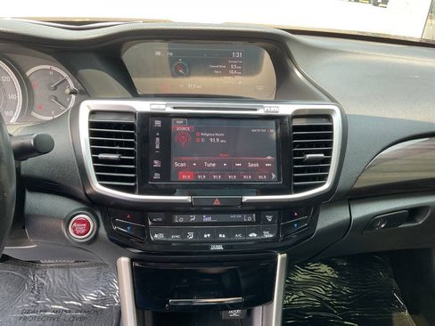 Used 2016 Honda Accord Touring image 19