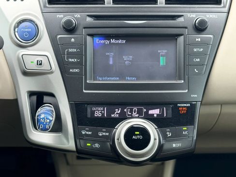 Used 2012 Toyota Prius V Two FWD image 22