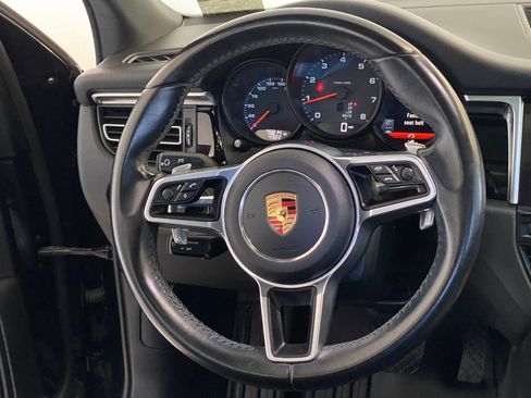 Used 2020 Porsche Macan image 16