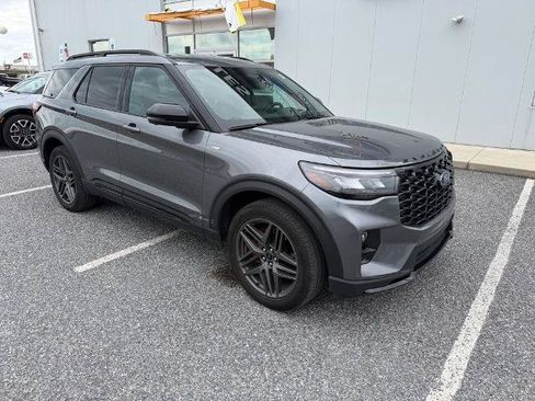 Certified 2025 Ford Explorer ST-Line w/ ST-Line Street Pack AWD/4WD image 2