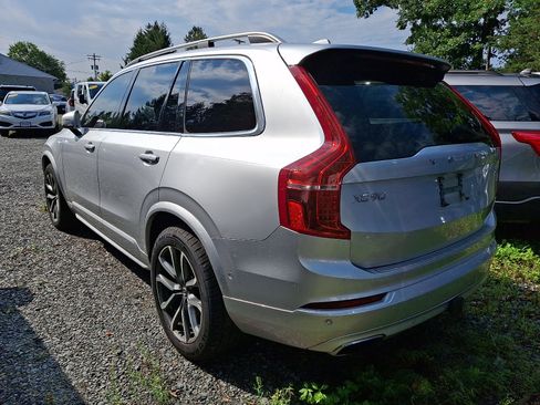 Used 2018 Volvo XC90 T6 Momentum w/ Convenience Package AWD/4WD image 4