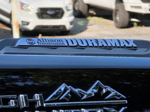 Used 2024 Chevrolet Silverado 2500 High Country w/ Technology Package AWD/4WD image 43