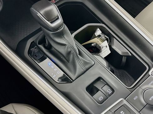 Certified 2025 Toyota Grand Highlander FWD image 18