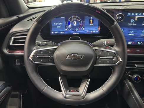 Used 2024 Chevrolet Traverse Z71 w/ Enhanced Driving Package image 25