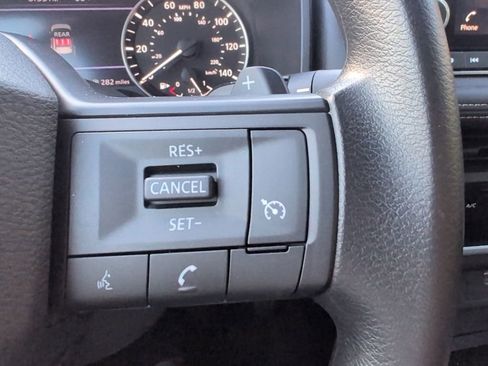 Used 2025 Nissan Rogue S AWD/4WD image 43