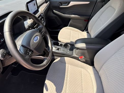 Used 2022 Ford Escape SE w/ Convenience Package FWD image 18