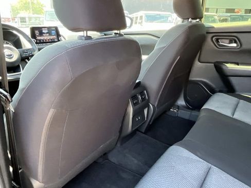 Used 2024 Nissan Rogue SV AWD/4WD image 18