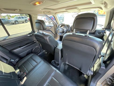 Used 2016 Jeep Patriot High Altitude image 24