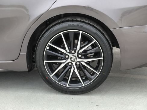 Used 2023 Toyota Camry SE FWD image 11