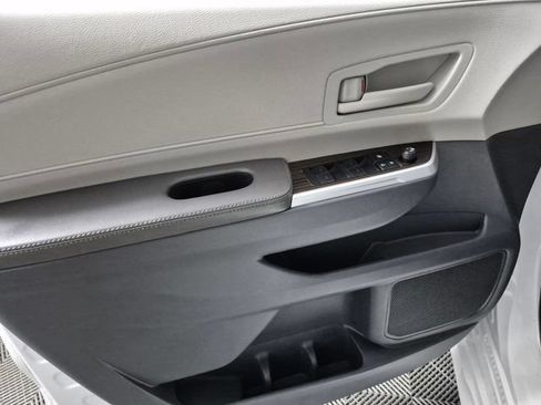 Certified 2023 Toyota Sienna LE FWD image 15