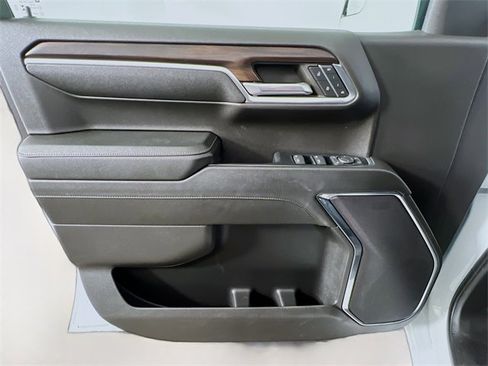 Used 2024 GMC Sierra 1500 SLT image 31